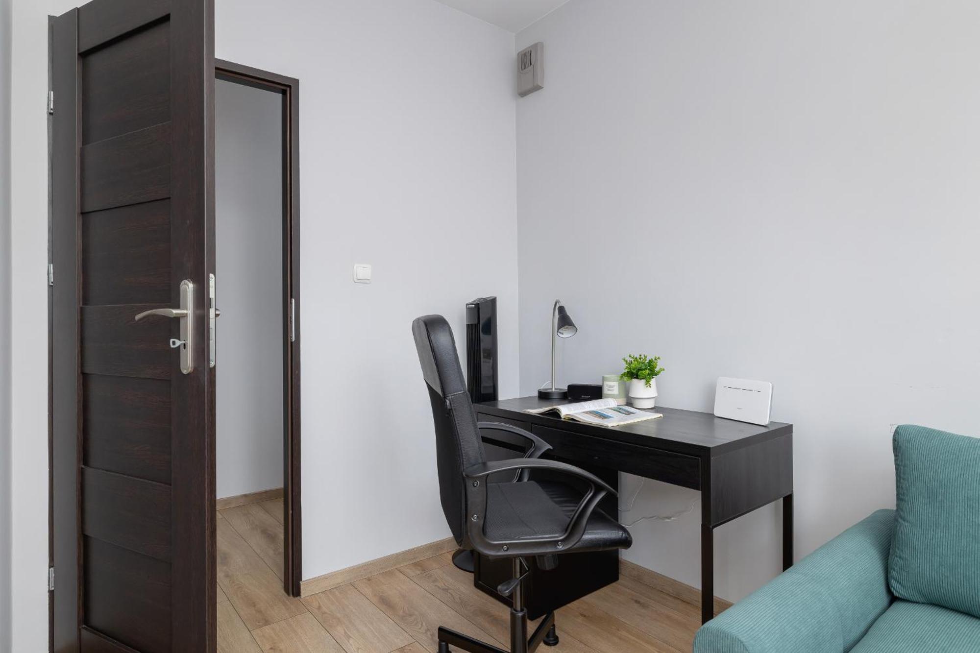 Stylish Apartment With Balcony & Parking Cracow By Noclegi Renters Cracóvia Exterior foto