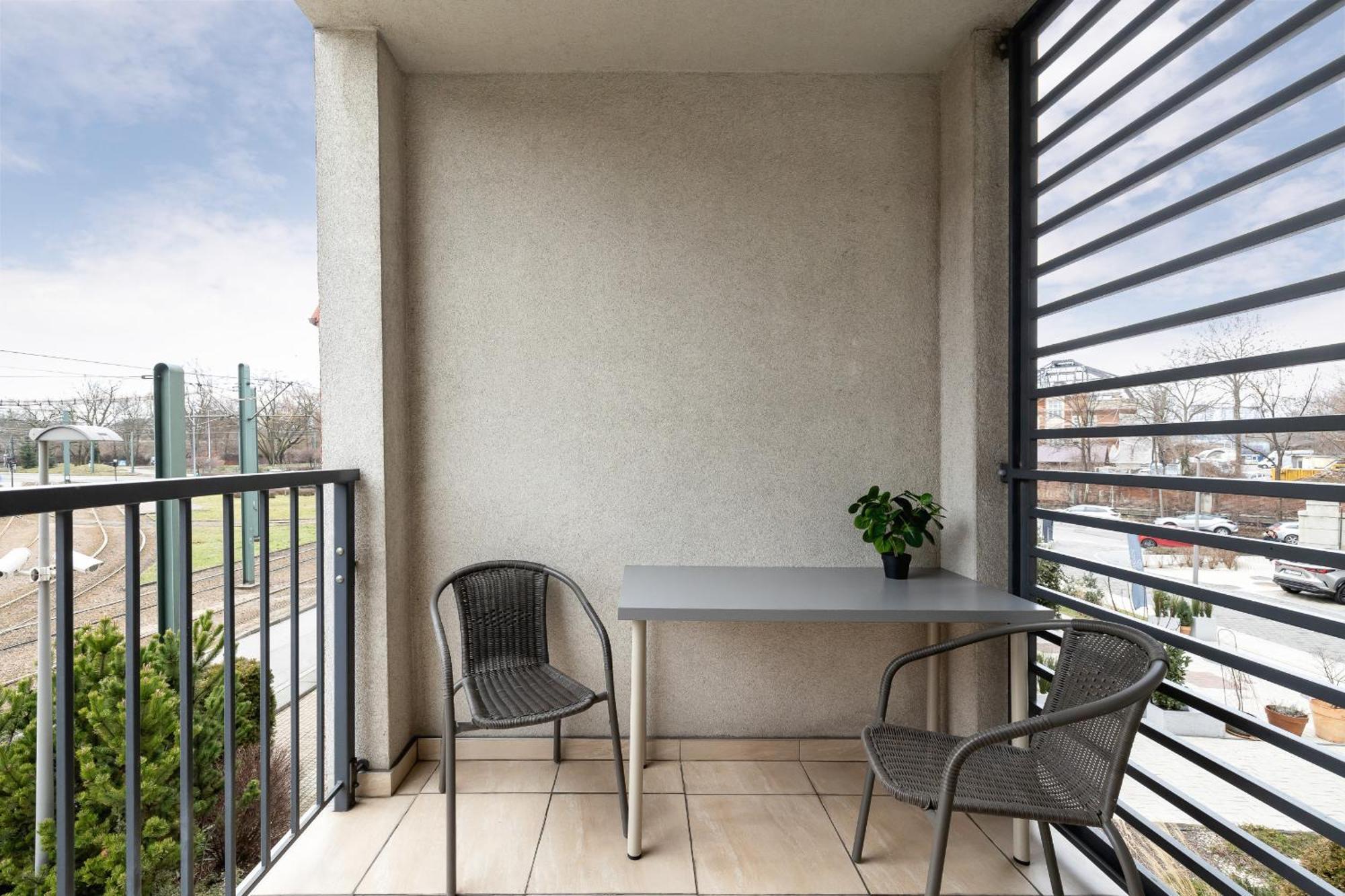 Stylish Apartment With Balcony & Parking Cracow By Noclegi Renters Cracóvia Exterior foto